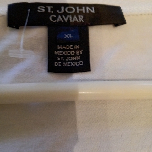 Beautiful New St.John Caviar Sleeveless top - Picture 5 of 6